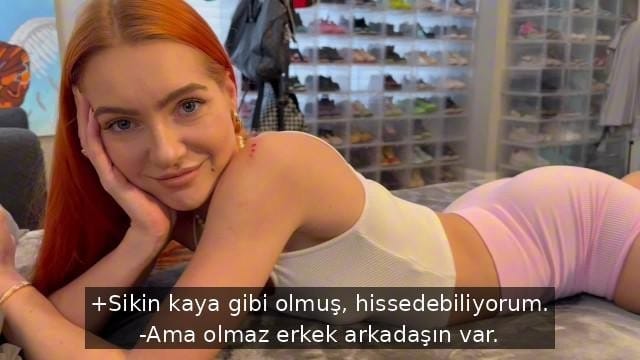 Azmış kız sikişmek için tüm yolları deniyor